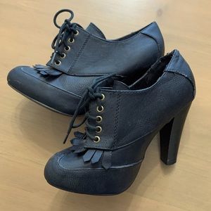Blanco Leather Heels size 6